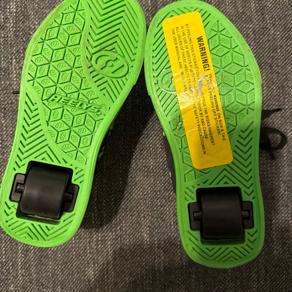 Heelys Black and Green Minecraft Creepers Size 13C Sneakers Roller Shoes Unisex - Picture 7 of 12